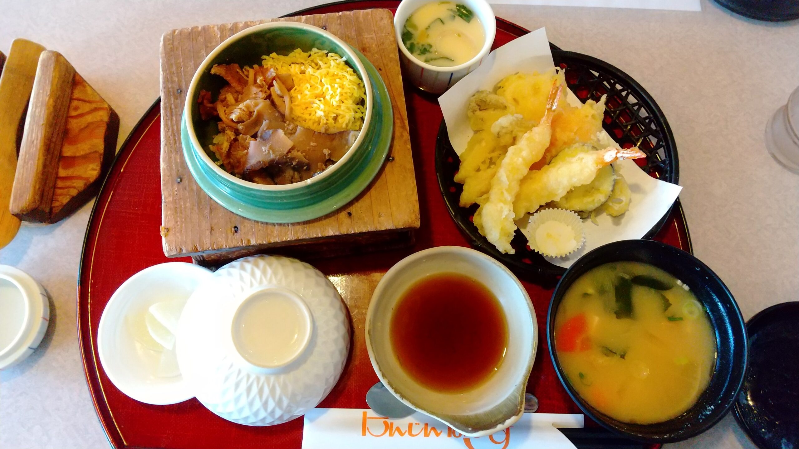 にんじんはうす 五目釜めしと季節野菜の天ぷら御膳