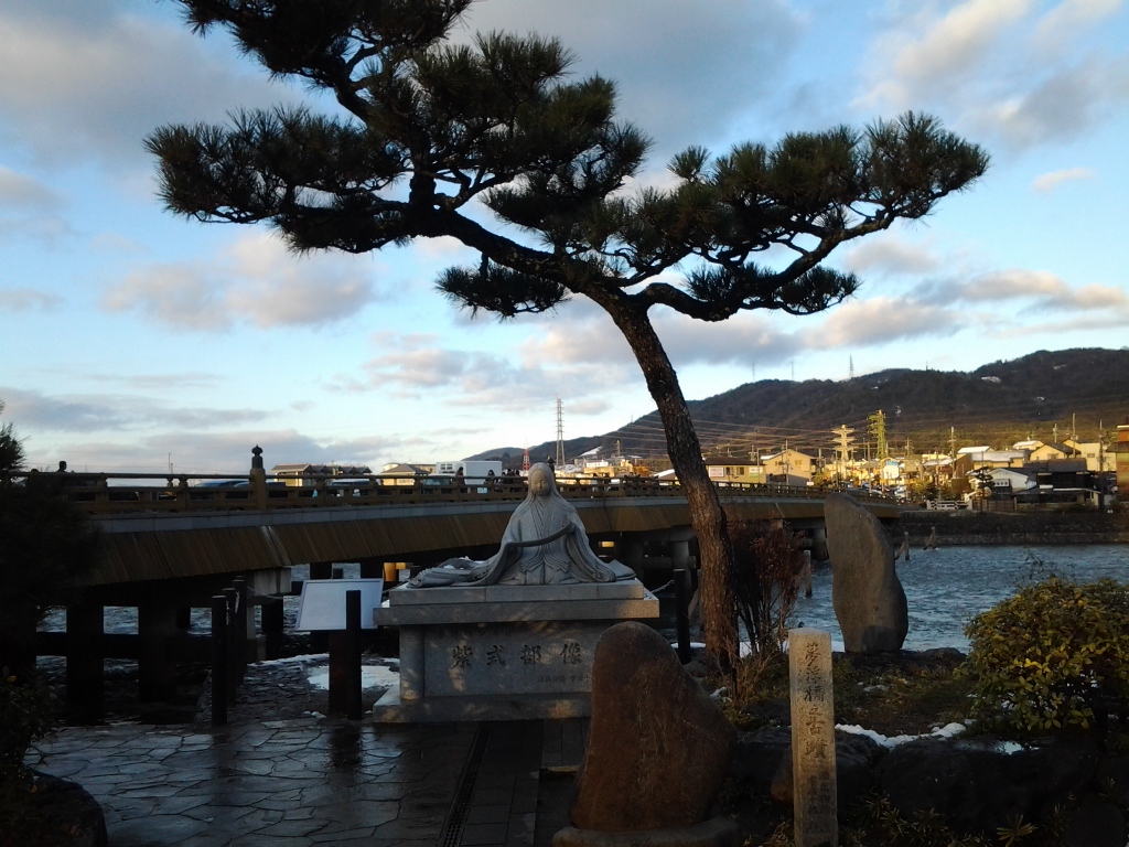 20150103_紫式部像