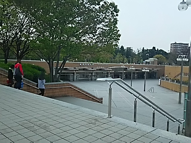 20150409_鶴見緑地駅