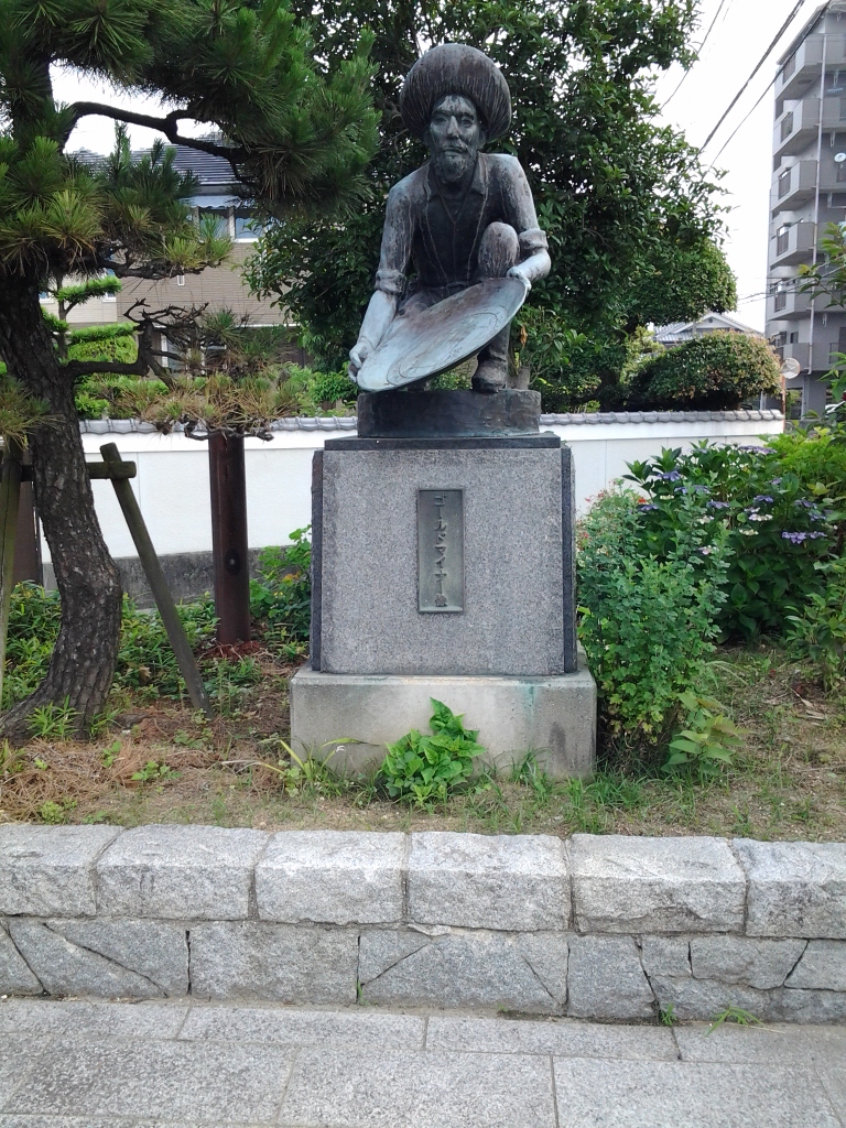20140615_ゴールドマイナー像