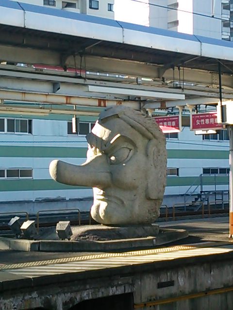 20131214_高尾駅 天狗像