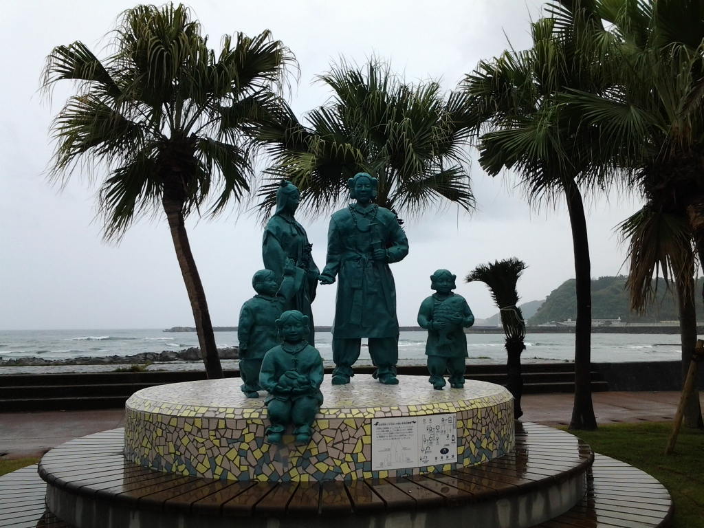 20140428_迩迩芸命と木花佐久夜姫の家族団欒像