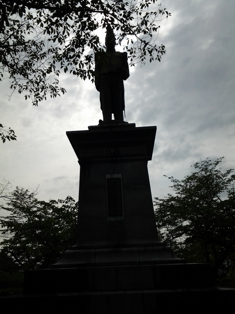 20140429_内藤政挙公像