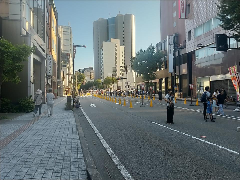 20250809_北國新聞社前