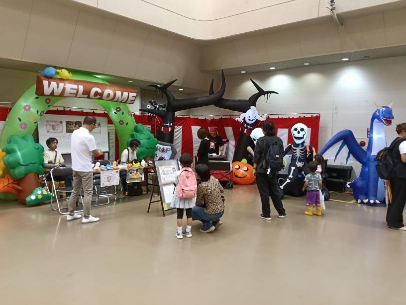 20251004_ろうきんフェスタ　バルーンプレゼント