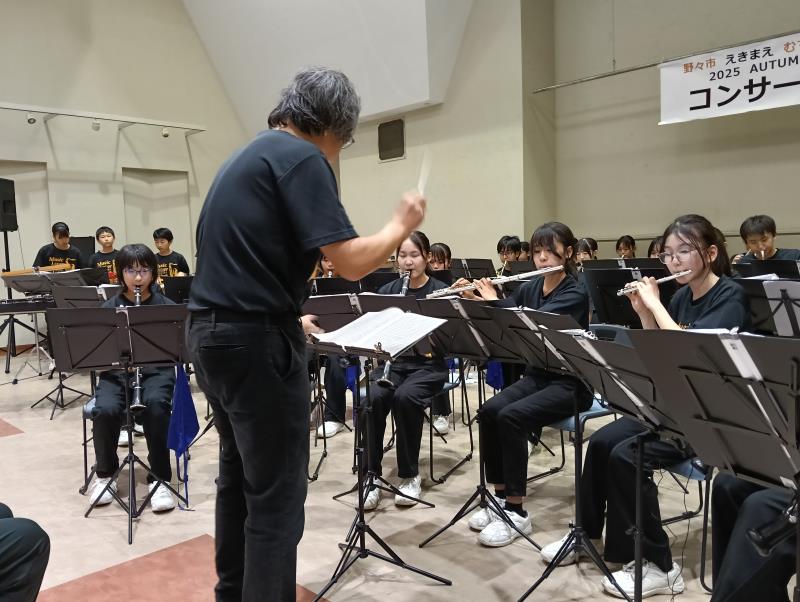 20251011_野々市えきまえむすびーと 吹奏楽演奏
