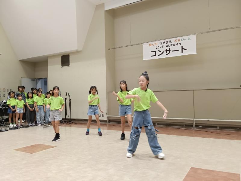 20251011_野々市えきまえむすびーと 子どもダンス