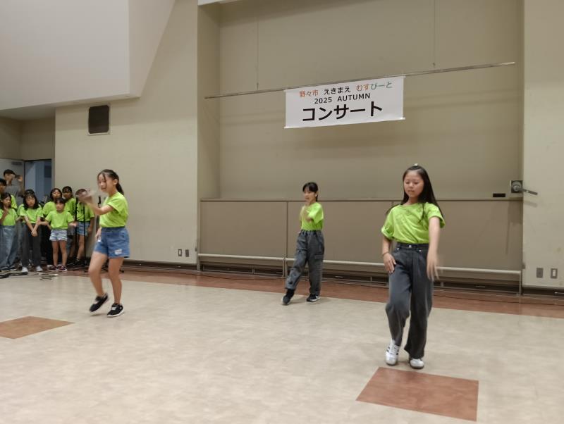 20251011_野々市えきまえむすびーと 子どもダンス