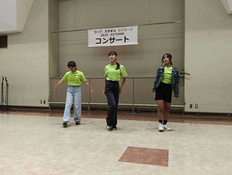 20251011_野々市えきまえむすびーと 子どもダンス