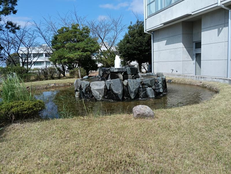 20251012_石造の噴水