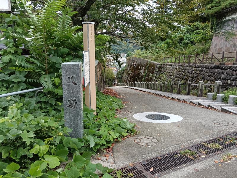 20251018_八坂　標柱