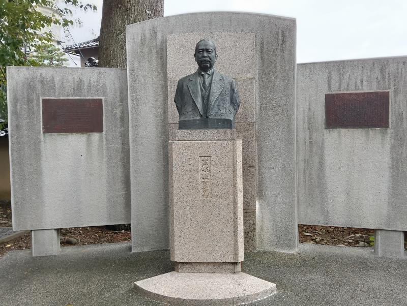 20251019_高峰譲吉像