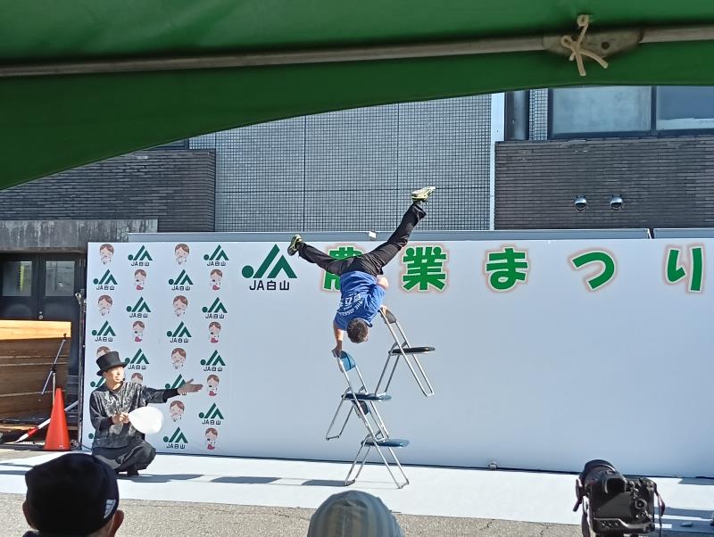 20251108_JA白山農業まつり 大道芸・バルーンアート