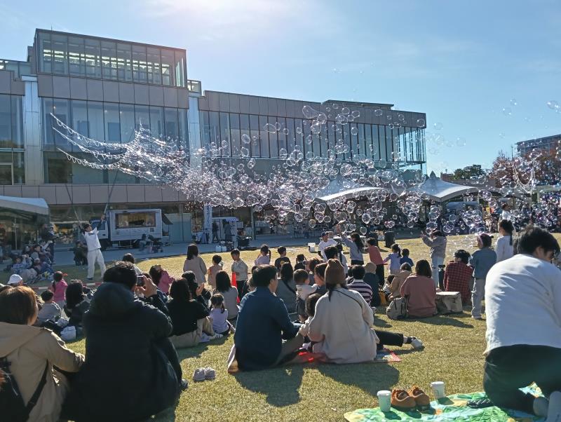 20251115_smiletree 虹色シャボン玉