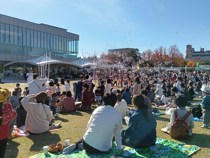 20251115_smiletree 虹色シャボン玉