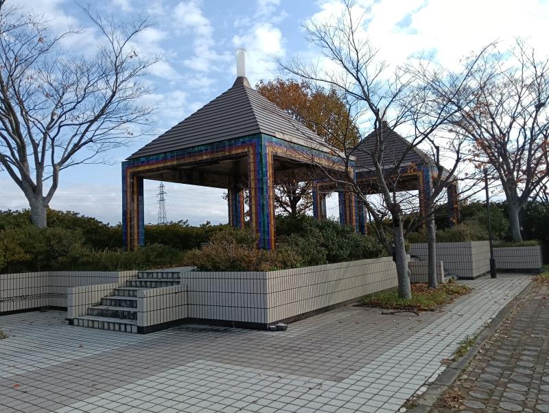 20251119_屋根付きの休憩所